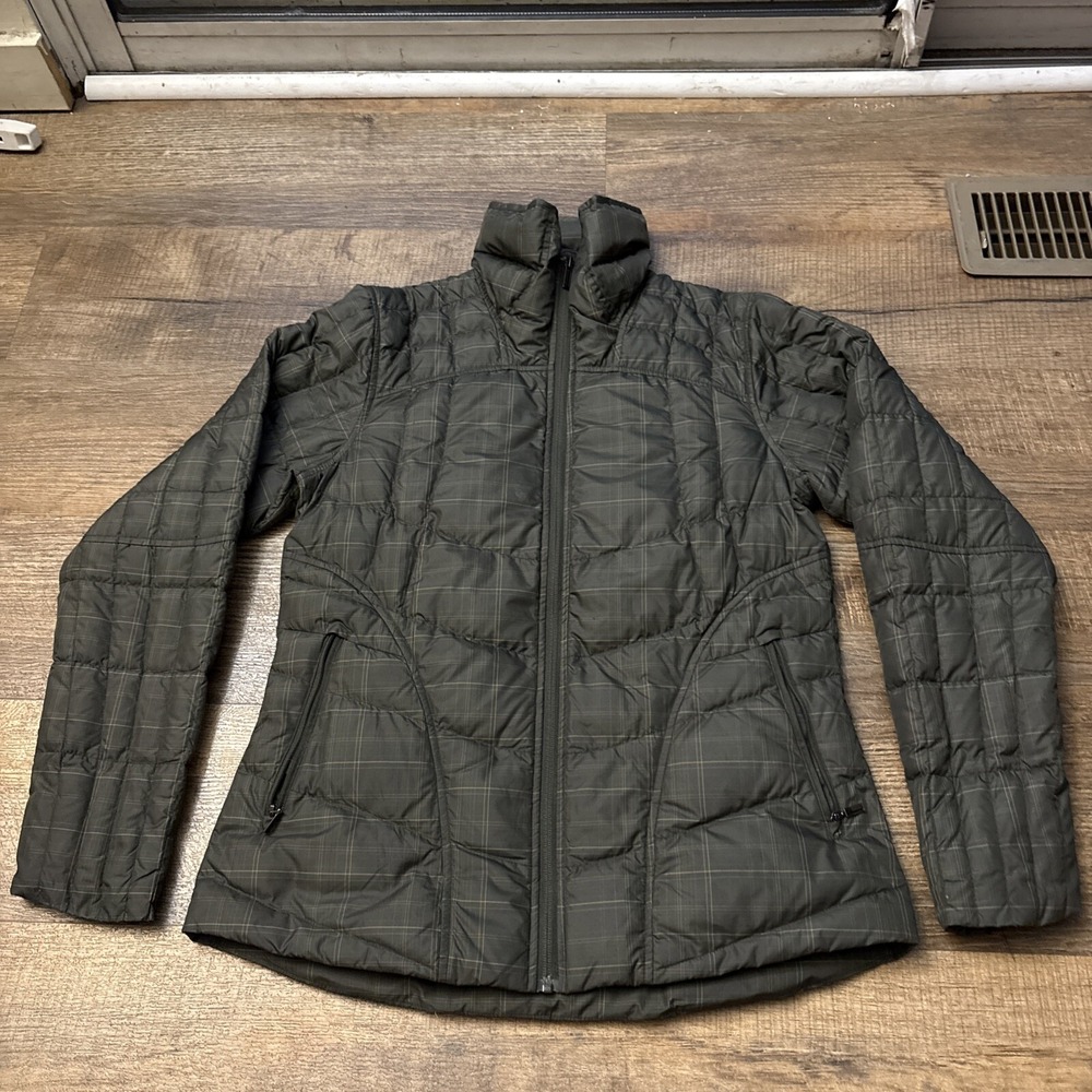 NAU Womens Imperial Goose Down Puffer Jacket Green Plaid Size Medium Warm